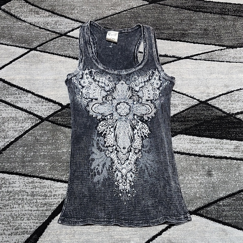 BUCKLE VOCAL IRIDESCENT RHINESTONES CROSS RIBBED BURN-OUT RACERBACK TANK…